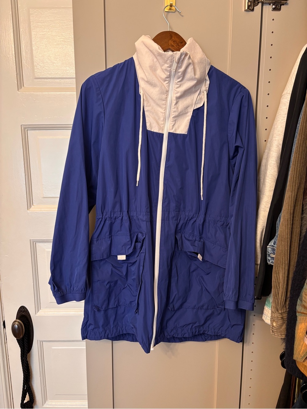 Banana Republic Blue and White Lightweight Anorak Jacket
